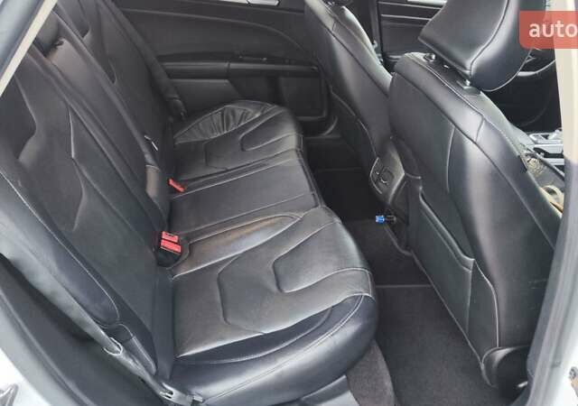 Білий Форд Фьюжен, об'ємом двигуна 2 л та пробігом 125 тис. км за 12500 $, фото 17 на Automoto.ua