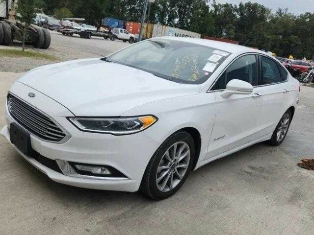 Білий Форд Фьюжен, об'ємом двигуна 2 л та пробігом 157 тис. км за 12000 $, фото 8 на Automoto.ua