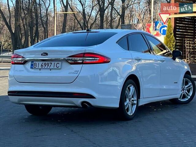 Белый Форд Фьюжн, объемом двигателя 2 л и пробегом 158 тыс. км за 13800 $, фото 4 на Automoto.ua