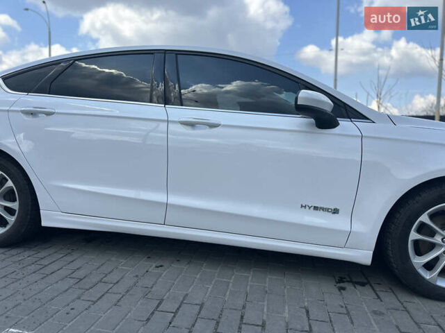 Форд Фьюжн 2018 в Днепре (Днепропетровске) на Automoto.ua Белый Форд Фьюжн, объемом двигателя 2 л и пробегом 130 тыс. км за 14400 $, фото 31 на Automoto.ua