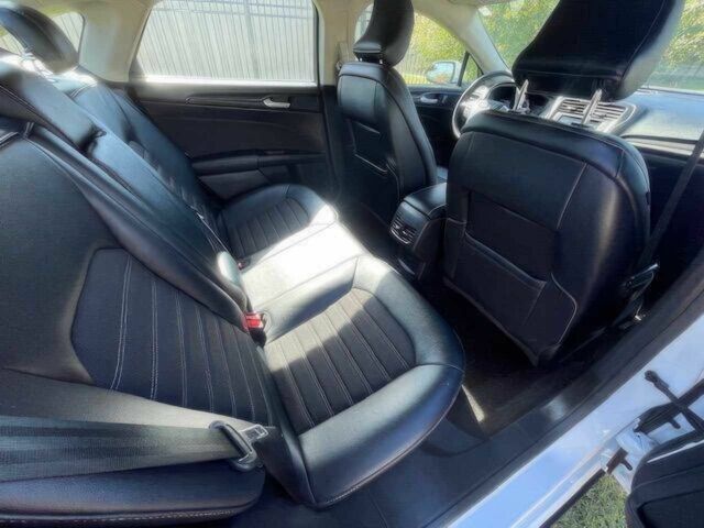 Білий Форд Фьюжен, об'ємом двигуна 2.5 л та пробігом 33 тис. км за 9400 $, фото 10 на Automoto.ua