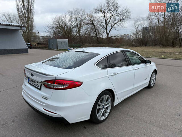 Белый Форд Фьюжн, объемом двигателя 2 л и пробегом 134 тыс. км за 16900 $, фото 5 на Automoto.ua