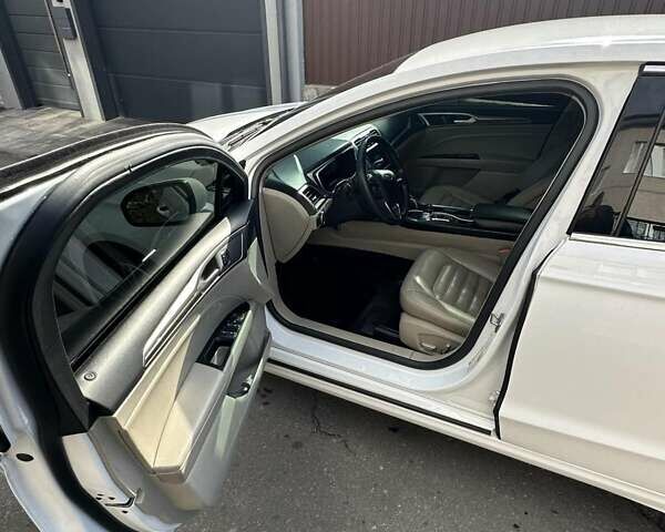 Білий Форд Фьюжен, об'ємом двигуна 2 л та пробігом 87 тис. км за 14500 $, фото 23 на Automoto.ua