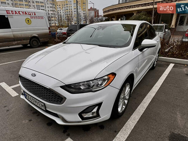 Білий Форд Фьюжен, об'ємом двигуна 2 л та пробігом 68 тис. км за 17200 $, фото 3 на Automoto.ua