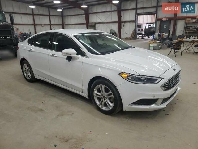 Білий Форд Фьюжен, об'ємом двигуна 2 л та пробігом 137 тис. км за 3600 $, фото 3 на Automoto.ua