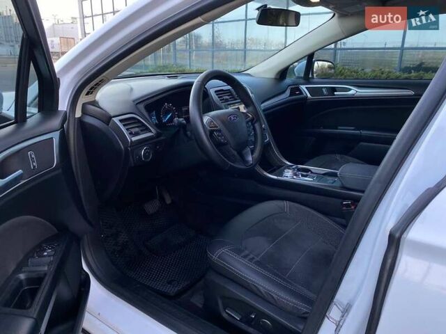 Білий Форд Фьюжен, об'ємом двигуна 1.5 л та пробігом 87 тис. км за 10750 $, фото 10 на Automoto.ua