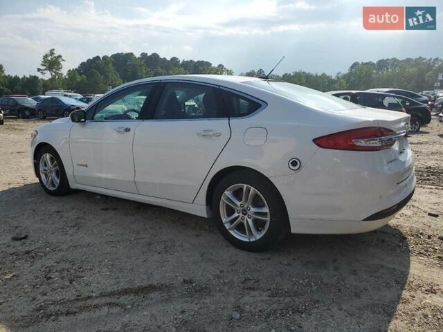 Форд Фьюжн 2018 в Киеве на Automoto.ua Белый Форд Фьюжн, объемом двигателя 2 л и пробегом 147 тыс. км за 1900 $, фото 1 на Automoto.ua