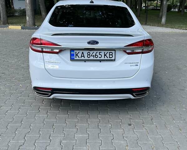 Білий Форд Фьюжен, об'ємом двигуна 2 л та пробігом 111 тис. км за 16000 $, фото 15 на Automoto.ua