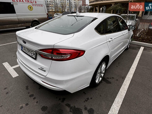 Білий Форд Фьюжен, об'ємом двигуна 2 л та пробігом 68 тис. км за 17200 $, фото 19 на Automoto.ua