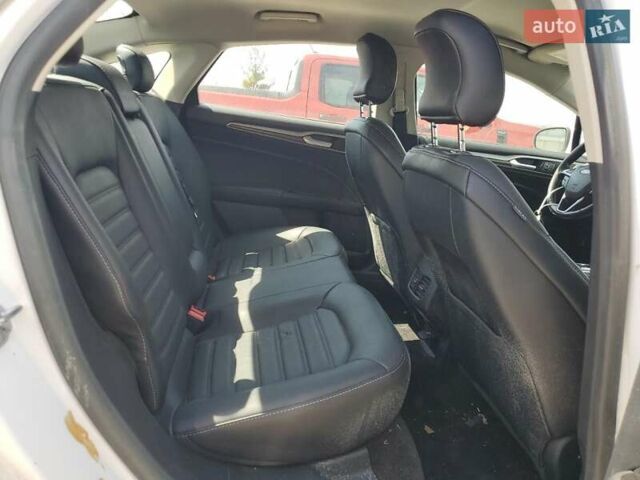 Білий Форд Фьюжен, об'ємом двигуна 2 л та пробігом 144 тис. км за 2500 $, фото 9 на Automoto.ua
