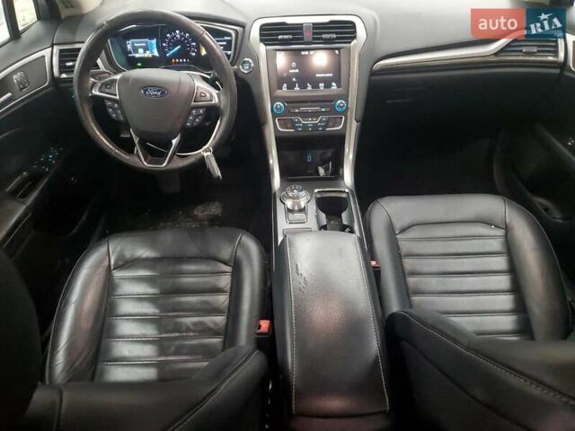 Білий Форд Фьюжен, об'ємом двигуна 2 л та пробігом 137 тис. км за 3600 $, фото 7 на Automoto.ua