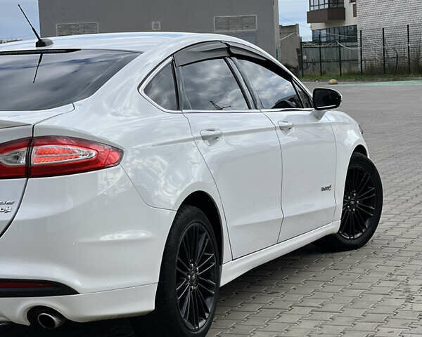 Форд Фьюжн 2018 в Одессе на Automoto.ua Белый Форд Фьюжн, объемом двигателя 2 л и пробегом 215 тыс. км за 14000 $, фото 6 на Automoto.ua