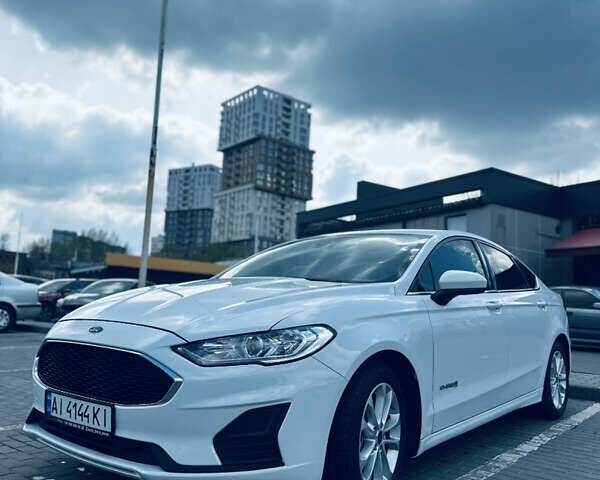 Форд Фьюжн 2018 в Днепре (Днепропетровске) на Automoto.ua Белый Форд Фьюжн, объемом двигателя 2 л и пробегом 130 тыс. км за 14400 $, фото 6 на Automoto.ua