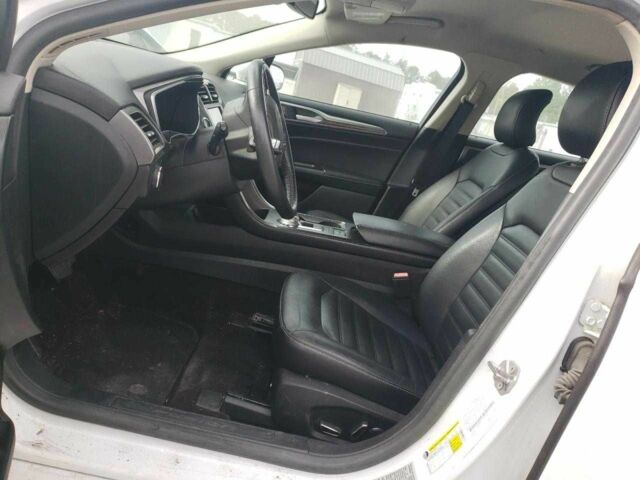 Белый Форд Фьюжн, объемом двигателя 2 л и пробегом 68 тыс. км за 2000 $, фото 6 на Automoto.ua