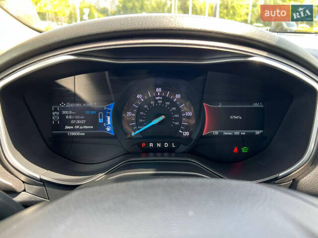 Білий Форд Фьюжен, об'ємом двигуна 2 л та пробігом 180 тис. км за 15750 $, фото 8 на Automoto.ua