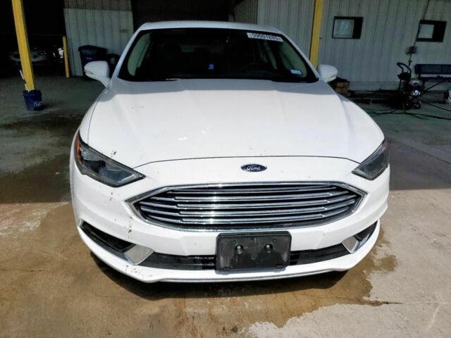 Белый Форд Фьюжн, объемом двигателя 0 л и пробегом 96 тыс. км за 2900 $, фото 4 на Automoto.ua