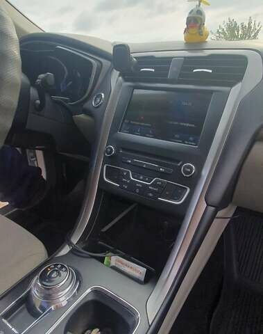 Белый Форд Фьюжн, объемом двигателя 2 л и пробегом 102 тыс. км за 12500 $, фото 9 на Automoto.ua