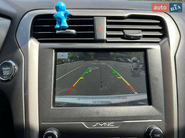 Білий Форд Фьюжен, об'ємом двигуна 2 л та пробігом 180 тис. км за 15750 $, фото 7 на Automoto.ua