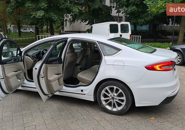 Белый Форд Фьюжн, объемом двигателя 2 л и пробегом 30 тыс. км за 17500 $, фото 6 на Automoto.ua