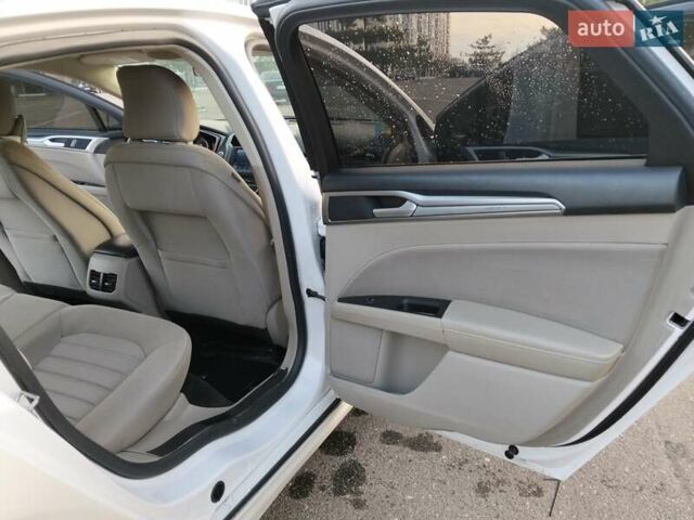 Белый Форд Фьюжн, объемом двигателя 2 л и пробегом 102 тыс. км за 14300 $, фото 10 на Automoto.ua