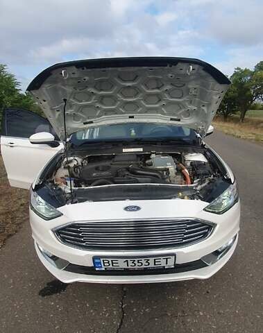 Белый Форд Фьюжн, объемом двигателя 2 л и пробегом 102 тыс. км за 12500 $, фото 3 на Automoto.ua