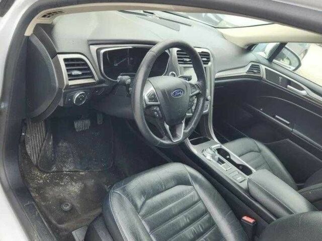 Білий Форд Фьюжен, об'ємом двигуна 2 л та пробігом 157 тис. км за 12000 $, фото 9 на Automoto.ua