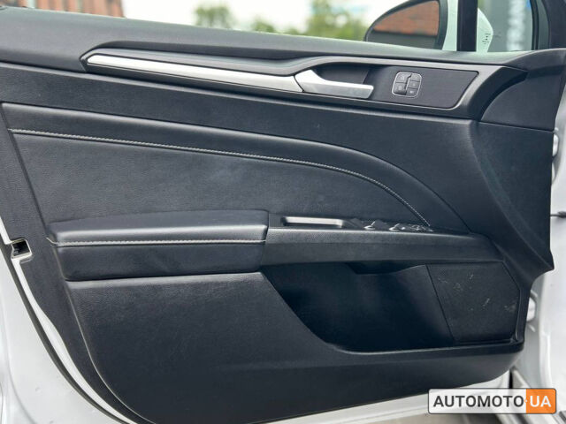 Белый Форд Фьюжн, объемом двигателя 2 л и пробегом 92 тыс. км за 12800 $, фото 7 на Automoto.ua