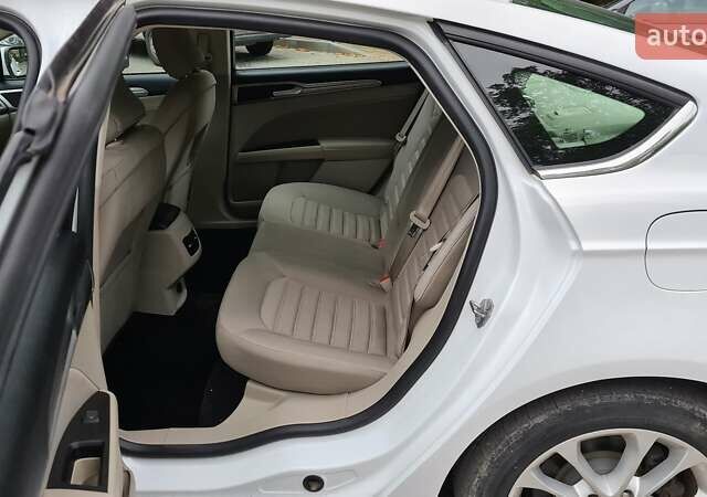 Белый Форд Фьюжн, объемом двигателя 2 л и пробегом 30 тыс. км за 17500 $, фото 7 на Automoto.ua