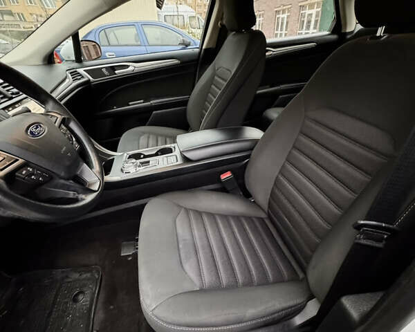 Білий Форд Фьюжен, об'ємом двигуна 2 л та пробігом 68 тис. км за 17200 $, фото 34 на Automoto.ua