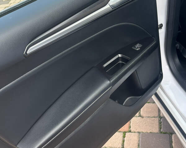 Форд Фьюжен 2018 у Чорноморську (Іллічівську) на Automoto.ua Білий Форд Фьюжен, об'ємом двигуна 2 л та пробігом 117 тис. км за 14700 $, фото 17 на Automoto.ua