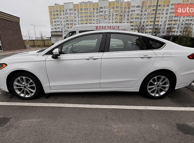 Білий Форд Фьюжен, об'ємом двигуна 2 л та пробігом 68 тис. км за 17200 $, фото 7 на Automoto.ua