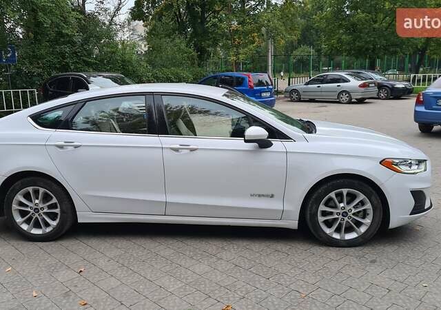 Белый Форд Фьюжн, объемом двигателя 2 л и пробегом 30 тыс. км за 17500 $, фото 1 на Automoto.ua