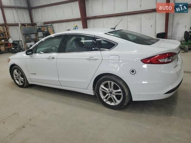 Білий Форд Фьюжен, об'ємом двигуна 2 л та пробігом 137 тис. км за 3600 $, фото 1 на Automoto.ua