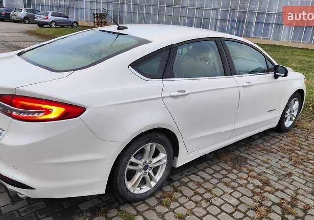 Белый Форд Фьюжн, объемом двигателя 2 л и пробегом 162 тыс. км за 15600 $, фото 3 на Automoto.ua