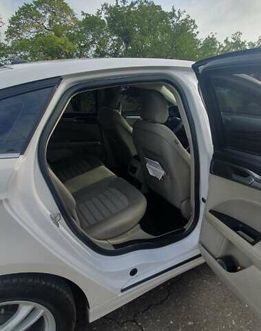 Белый Форд Фьюжн, объемом двигателя 2 л и пробегом 102 тыс. км за 12500 $, фото 8 на Automoto.ua