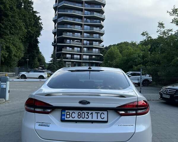 Белый Форд Фьюжн, объемом двигателя 2 л и пробегом 99 тыс. км за 18500 $, фото 5 на Automoto.ua