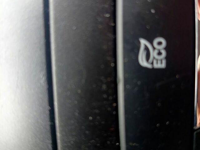 Белый Форд Фьюжн, объемом двигателя 2 л и пробегом 130 тыс. км за 16850 $, фото 5 на Automoto.ua