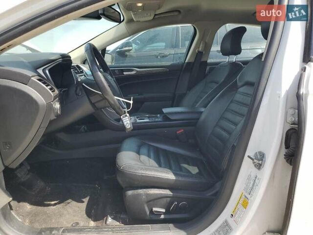 Білий Форд Фьюжен, об'ємом двигуна 2 л та пробігом 144 тис. км за 2500 $, фото 6 на Automoto.ua