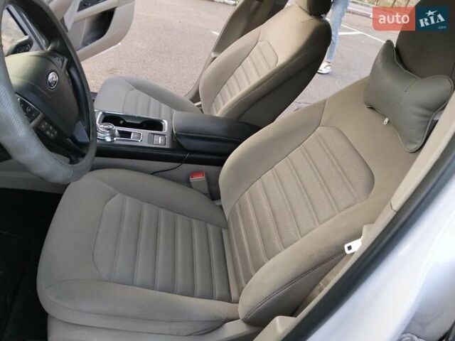 Белый Форд Фьюжн, объемом двигателя 2 л и пробегом 102 тыс. км за 14300 $, фото 12 на Automoto.ua