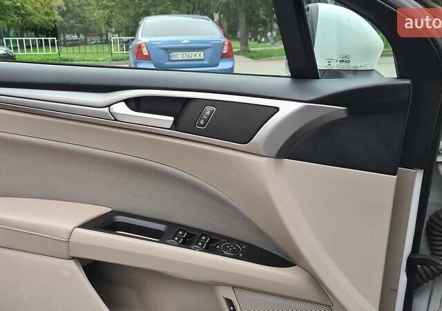 Белый Форд Фьюжн, объемом двигателя 2 л и пробегом 30 тыс. км за 17500 $, фото 12 на Automoto.ua