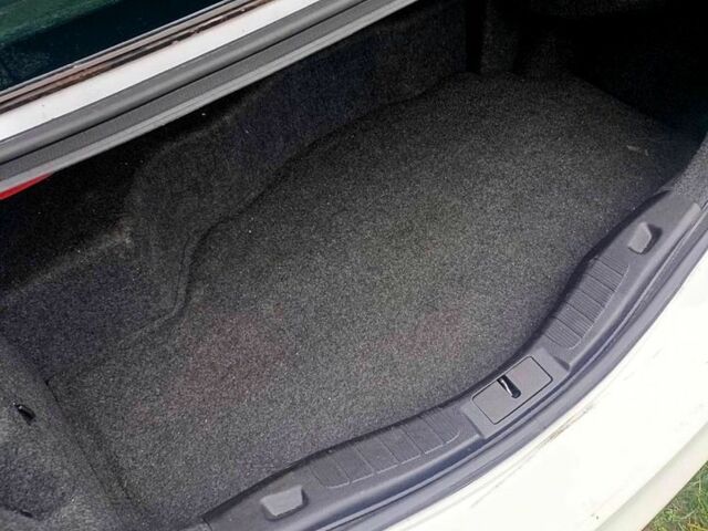 Белый Форд Фьюжн, объемом двигателя 2 л и пробегом 130 тыс. км за 16850 $, фото 3 на Automoto.ua