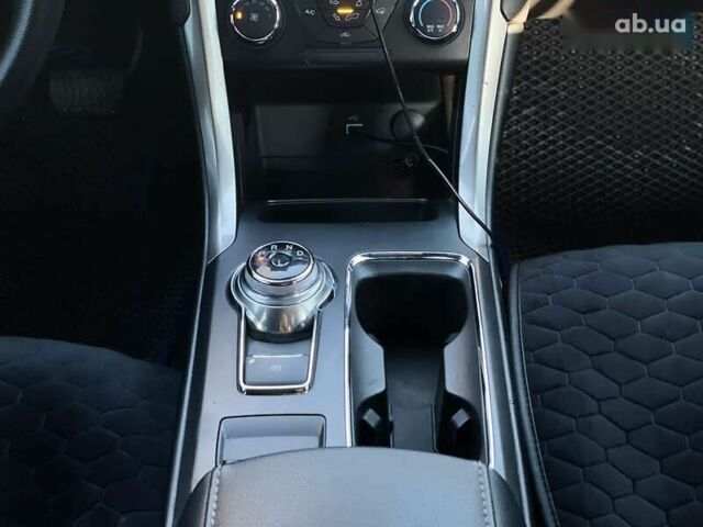 Форд Фьюжн 2018 в Днепре (Днепропетровске) на Automoto.ua Белый Форд Фьюжн, объемом двигателя 2.5 л и пробегом 121 тыс. км за 11700 $, фото 18 на Automoto.ua