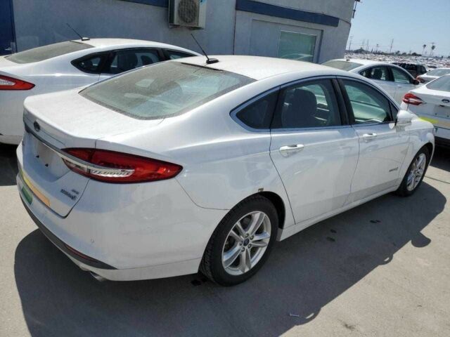 Форд Фьюжен 2018 у Івано-Франківську на Automoto.ua Білий Форд Фьюжен, об'ємом двигуна 2 л та пробігом 20 тис. км за 1800 $, фото 2 на Automoto.ua