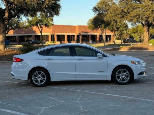 Білий Форд Фьюжен, об'ємом двигуна 2 л та пробігом 31 тис. км за 12000 $, фото 3 на Automoto.ua