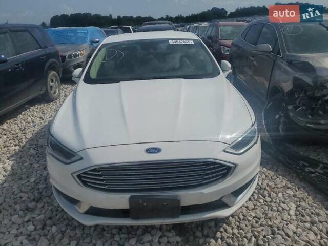 Білий Форд Фьюжен, об'ємом двигуна 2 л та пробігом 144 тис. км за 2500 $, фото 4 на Automoto.ua