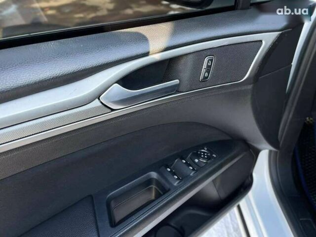 Форд Фьюжн 2018 в Днепре (Днепропетровске) на Automoto.ua Белый Форд Фьюжн, объемом двигателя 2.5 л и пробегом 121 тыс. км за 11700 $, фото 14 на Automoto.ua