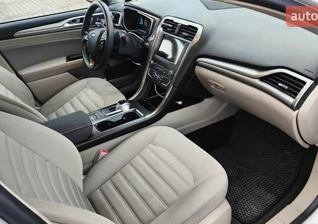 Белый Форд Фьюжн, объемом двигателя 2 л и пробегом 162 тыс. км за 15600 $, фото 4 на Automoto.ua