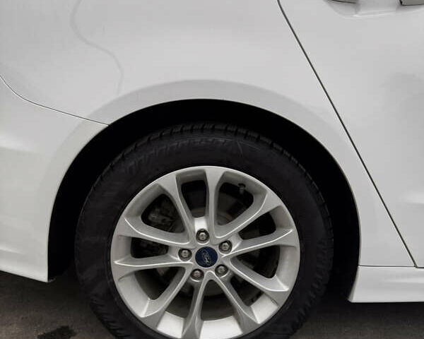 Білий Форд Фьюжен, об'ємом двигуна 2 л та пробігом 68 тис. км за 17200 $, фото 12 на Automoto.ua