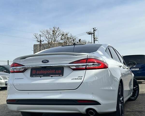 Белый Форд Фьюжн, объемом двигателя 2 л и пробегом 55 тыс. км за 14700 $, фото 6 на Automoto.ua