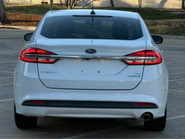 Білий Форд Фьюжен, об'ємом двигуна 2 л та пробігом 31 тис. км за 12000 $, фото 6 на Automoto.ua